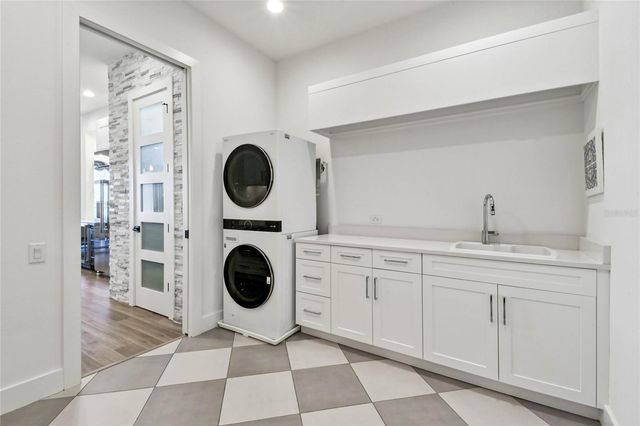 14906 N ROME AVENUE, Tampa, FL 33613