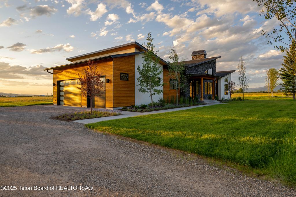 9346 BASIN Drive, Victor, ID 83455 photo 4