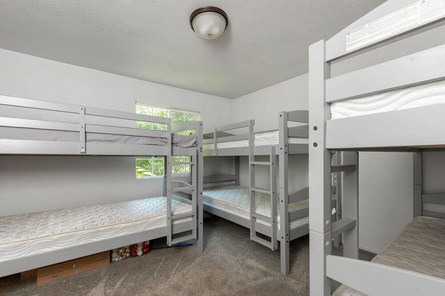 7342 New Hope Road, Grants Pass, OR 97527