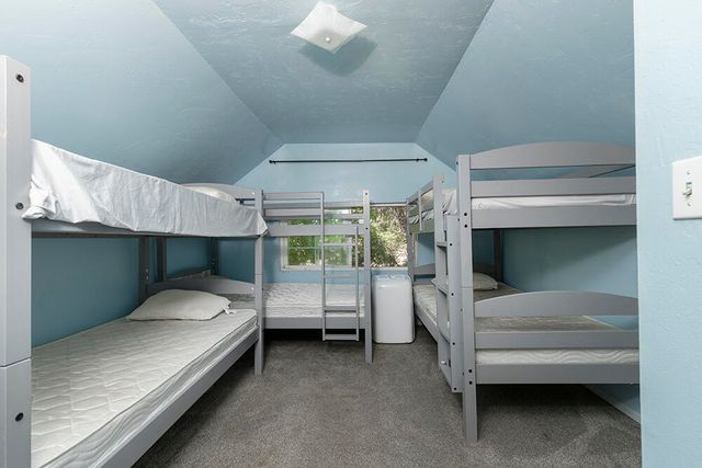 7342 New Hope Road, Grants Pass, OR 97527