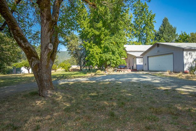 7342 New Hope Road, Grants Pass, OR 97527