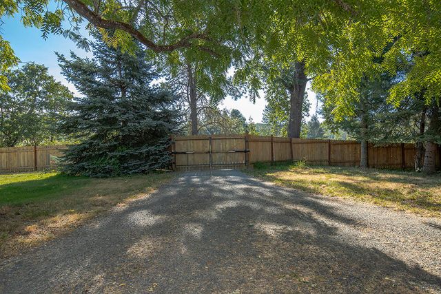 7342 New Hope Road, Grants Pass, OR 97527