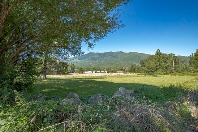 7342 New Hope Road, Grants Pass, OR 97527