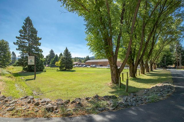 7342 New Hope Road, Grants Pass, OR 97527