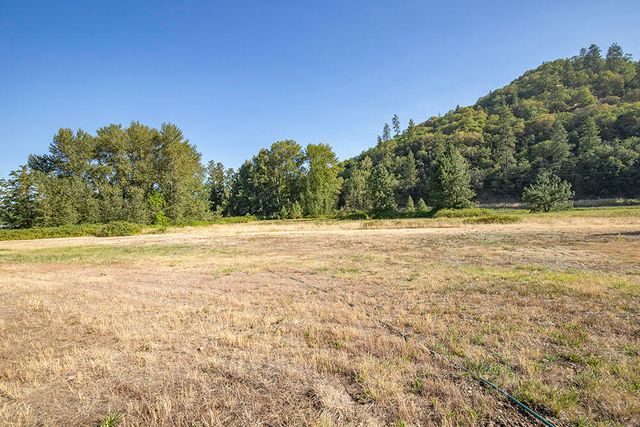 7342 New Hope Road, Grants Pass, OR 97527