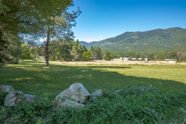 7342 New Hope Road, Grants Pass, OR 97527