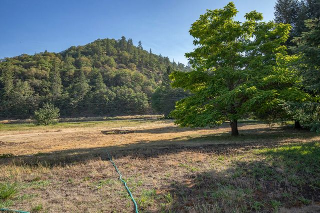 7342 New Hope Road, Grants Pass, OR 97527