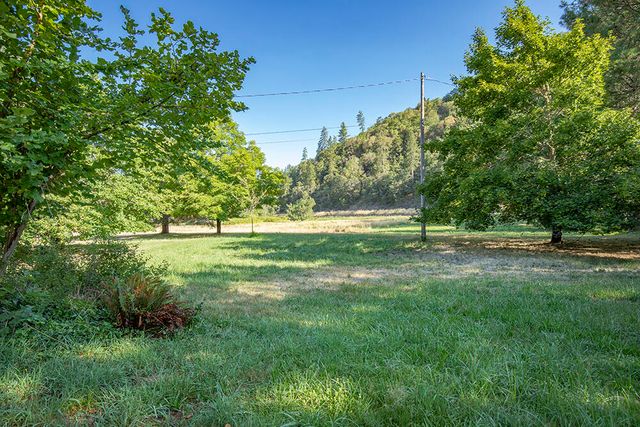 7342 New Hope Road, Grants Pass, OR 97527