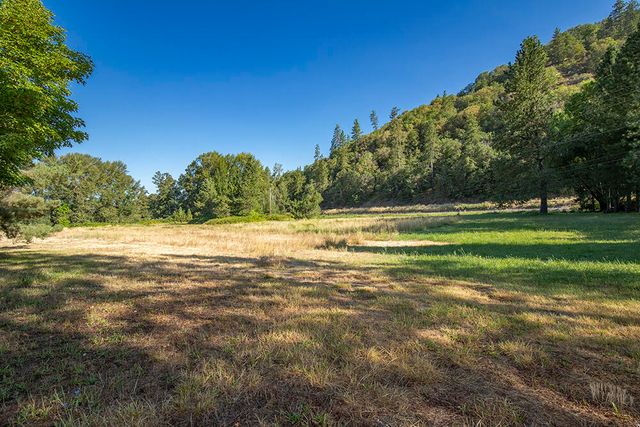 7342 New Hope Road, Grants Pass, OR 97527