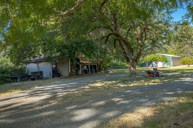 7342 New Hope Road, Grants Pass, OR 97527