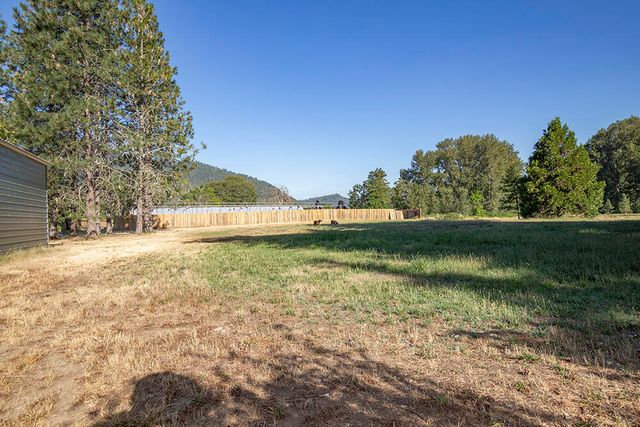 7342 New Hope Road, Grants Pass, OR 97527