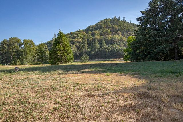 7342 New Hope Road, Grants Pass, OR 97527