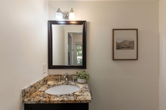 15 Alden Pl 15, Newton, MA 02465