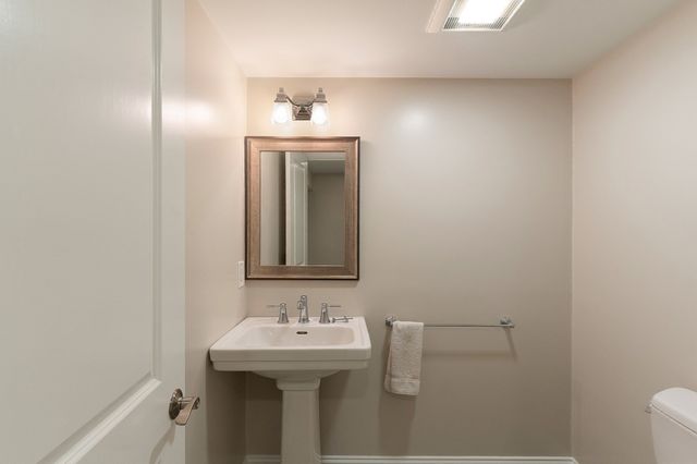 15 Alden Pl 15, Newton, MA 02465