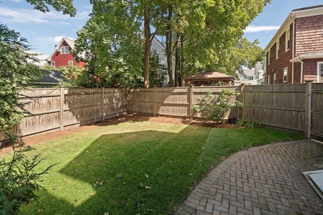 15 Alden Pl 15, Newton, MA 02465