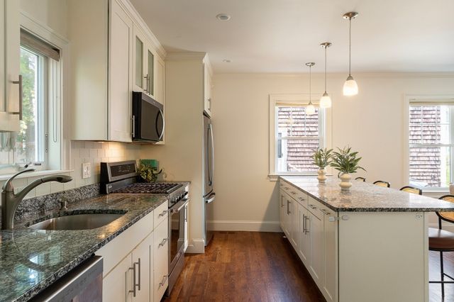 15 Alden Pl 15, Newton, MA 02465