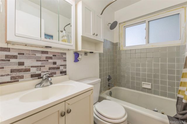 80-14 150 Street 25B, Briarwood, NY 11435