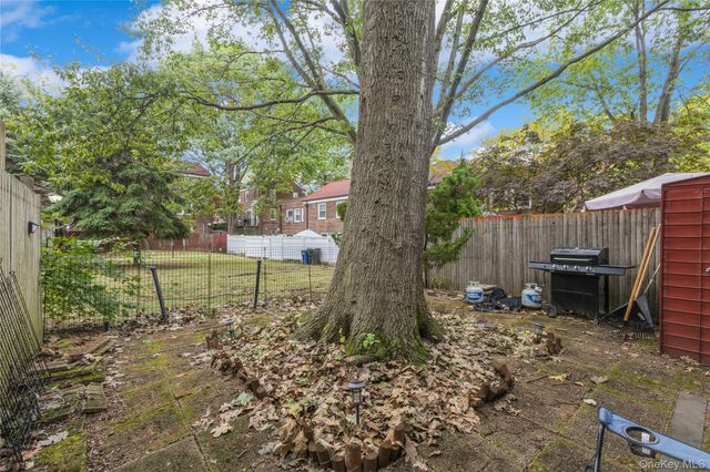 80-14 150 Street 25B, Briarwood, NY 11435