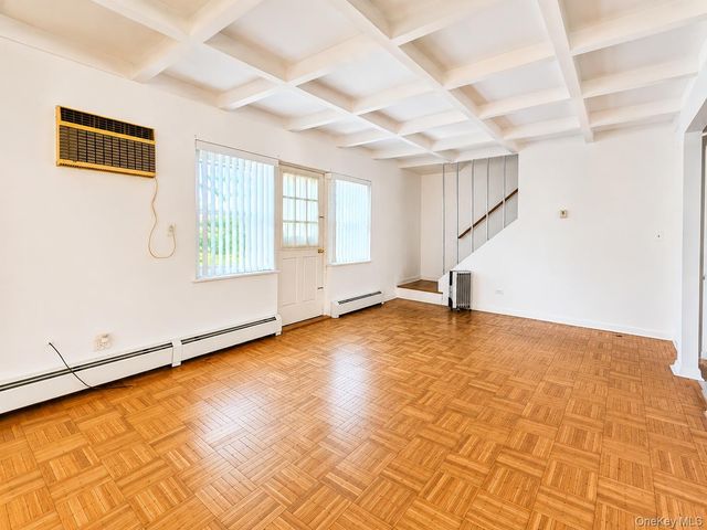 80-14 150 Street 25B, Briarwood, NY 11435