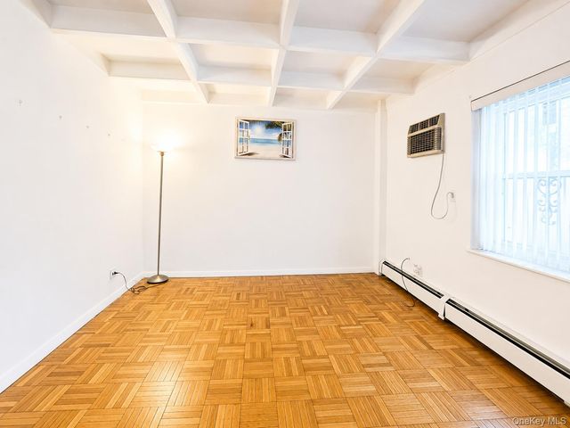 80-14 150 Street 25B, Briarwood, NY 11435