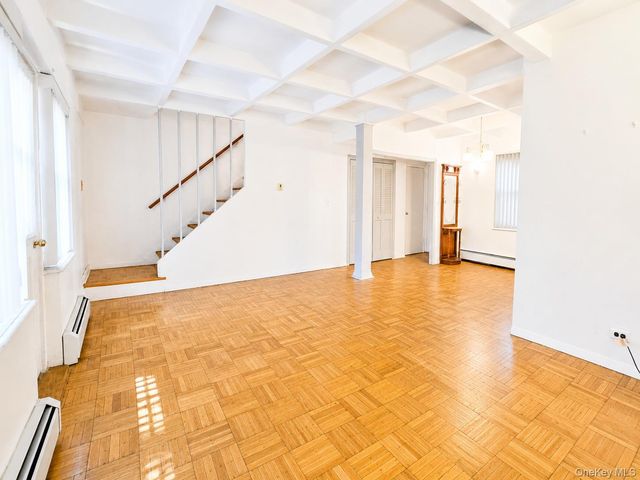 80-14 150 Street 25B, Briarwood, NY 11435