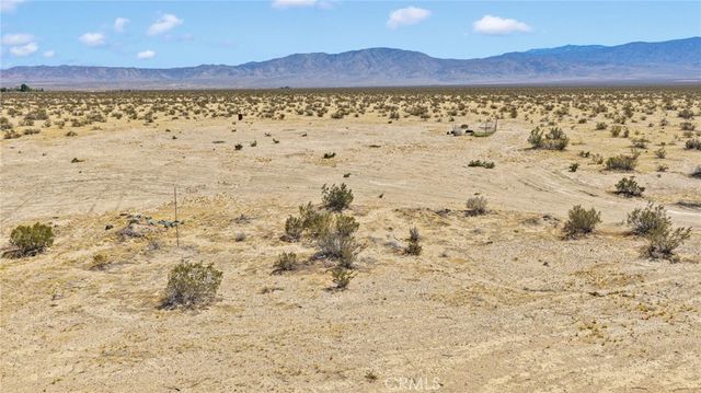 1 Paddington Way, Lucerne Valley, CA 92356