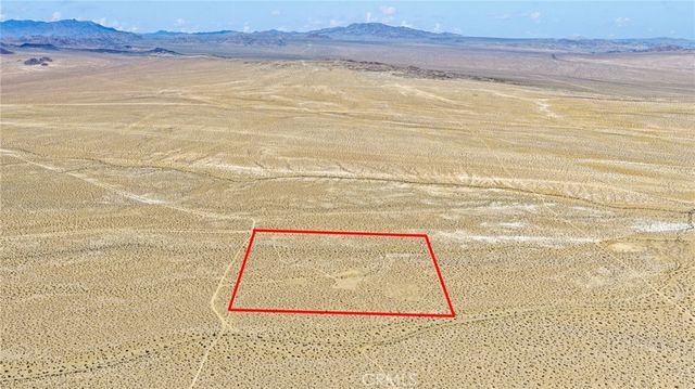 1 Paddington Way, Lucerne Valley, CA 92356