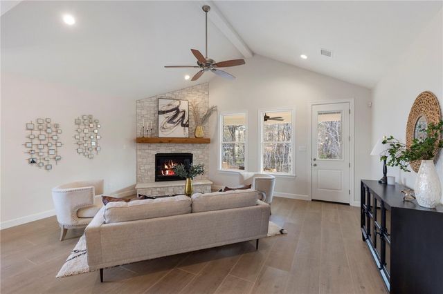 3223 Tamy Lane, Brenham, TX 77833