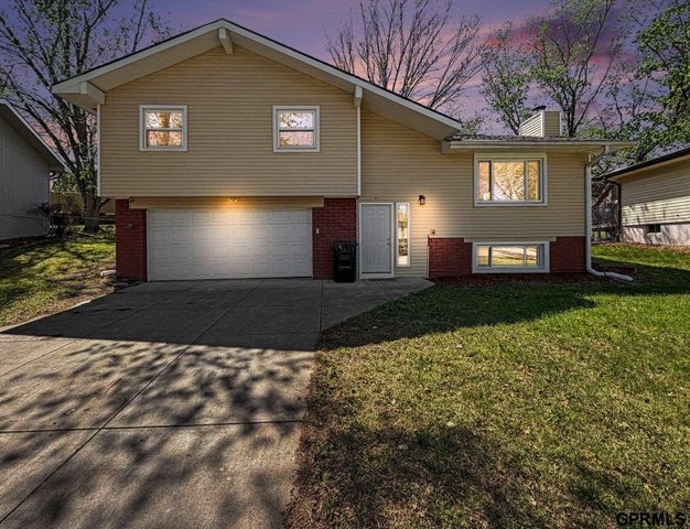 749 W Leon Drive, Lincoln, NE 68521