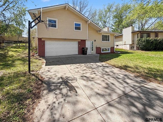 749 W Leon Drive, Lincoln, NE 68521