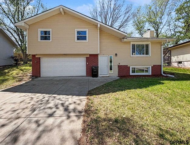 749 W Leon Drive, Lincoln, NE 68521