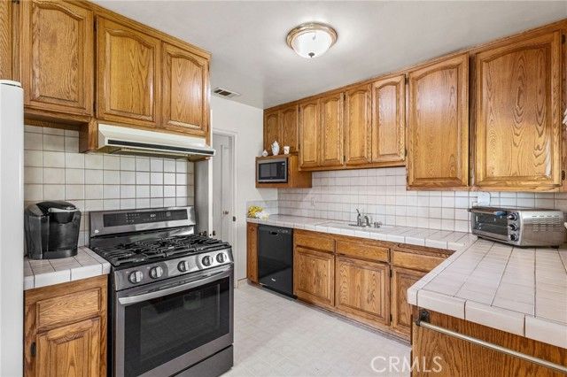 3929 Modesto Drive, San Bernardino, CA 92404