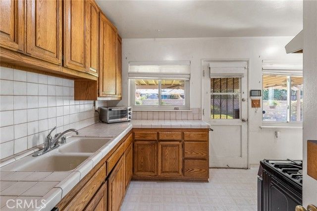 3929 Modesto Drive, San Bernardino, CA 92404