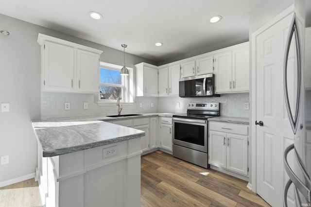 2937 Ford Drive, Fort Wayne, IN 46818