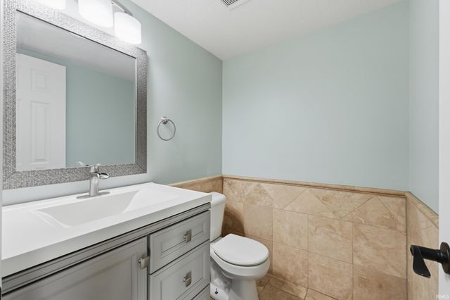 2937 Ford Drive, Fort Wayne, IN 46818