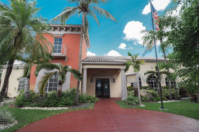8245 Lake Dr 405, Doral, FL 33166