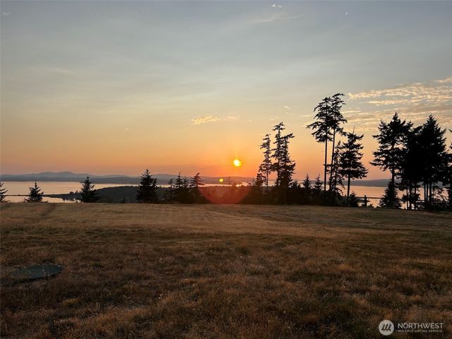 583 Rum Runner Rd, Lopez Island, WA 98261