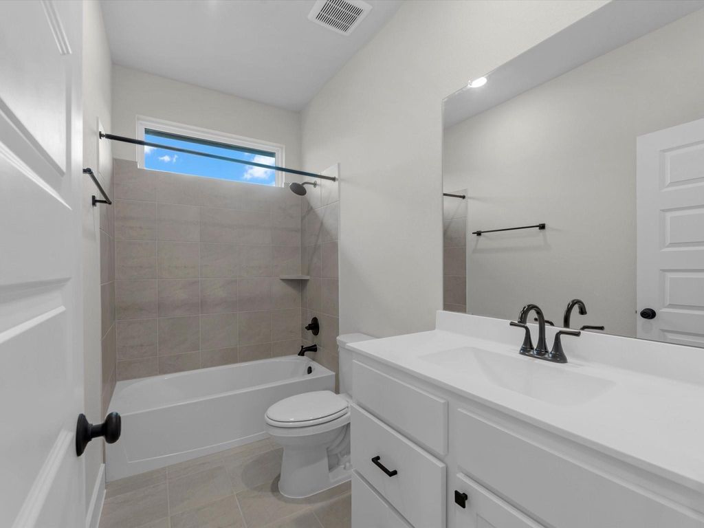 Image 19 of property listing at 9626 Starry Eyes Lane, Richmond, TX 77407