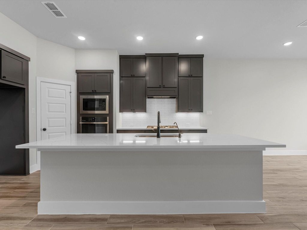 Image 2 of property listing at 9626 Starry Eyes Lane, Richmond, TX 77407