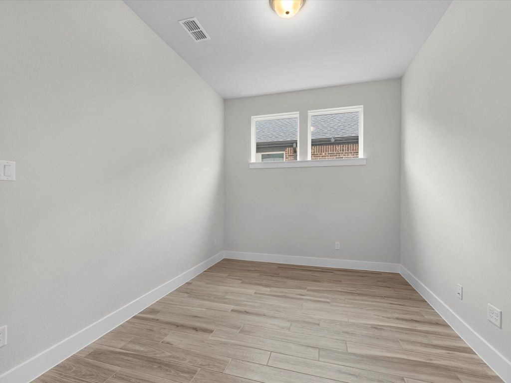 Image 9 of property listing at 9626 Starry Eyes Lane, Richmond, TX 77407