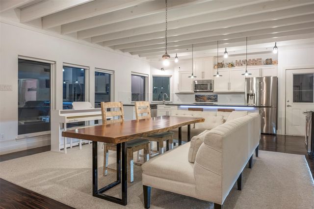 4001 29th Street N, Texas City, TX 77590