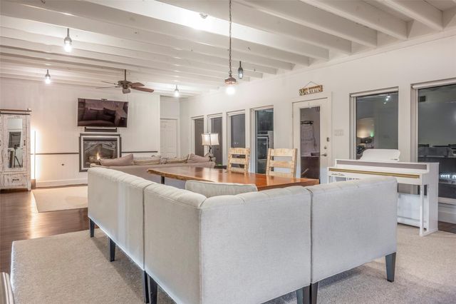 4001 29th Street N, Texas City, TX 77590