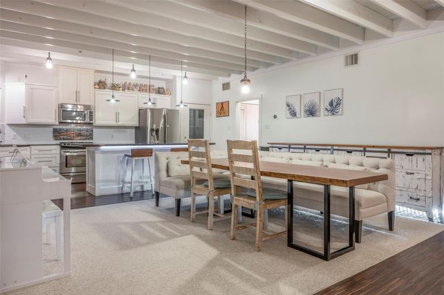 4001 29th Street N, Texas City, TX 77590