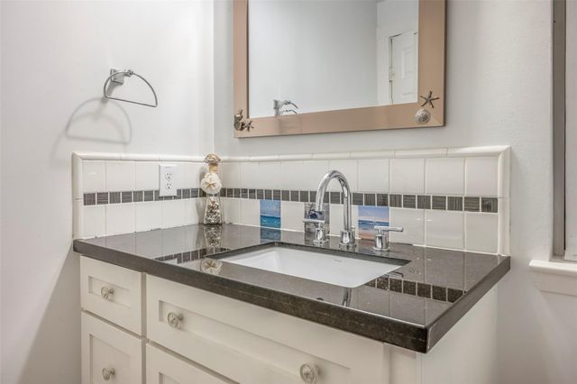 4001 29th Street N, Texas City, TX 77590