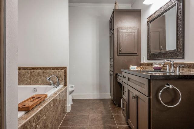 4001 29th Street N, Texas City, TX 77590