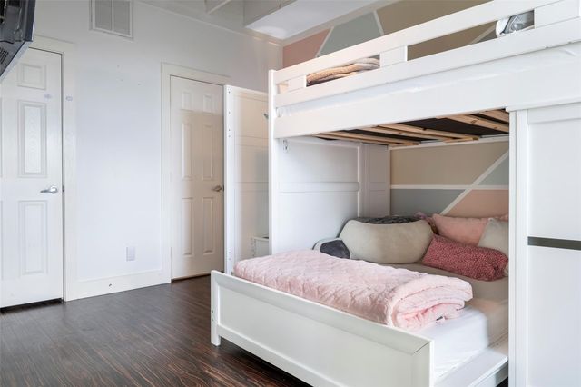 4001 29th Street N, Texas City, TX 77590