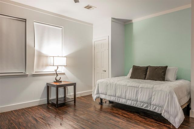 4001 29th Street N, Texas City, TX 77590