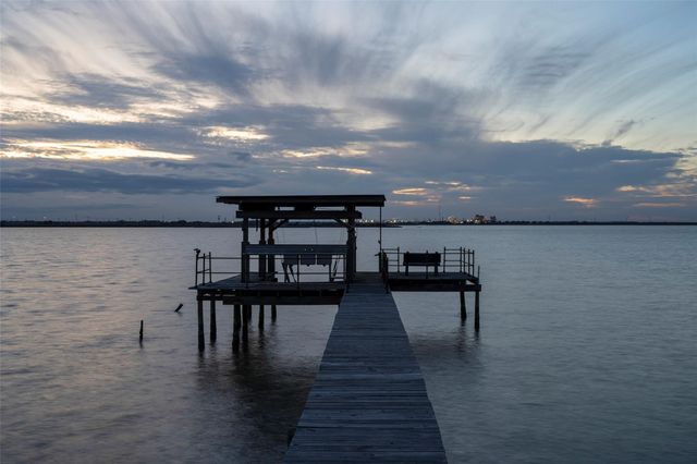 4001 29th Street N, Texas City, TX 77590