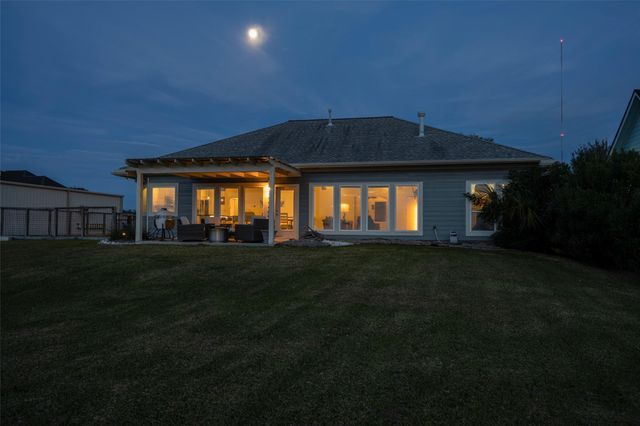 4001 29th Street N, Texas City, TX 77590