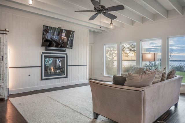 4001 29th Street N, Texas City, TX 77590